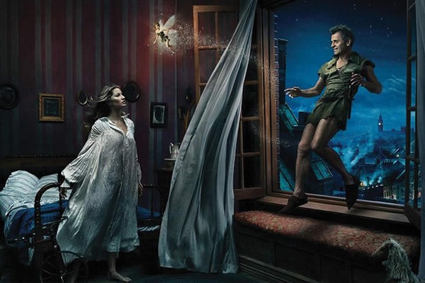 Mikhail Baryshnikov, Tina e Gisele Bundchen em Peter Pan