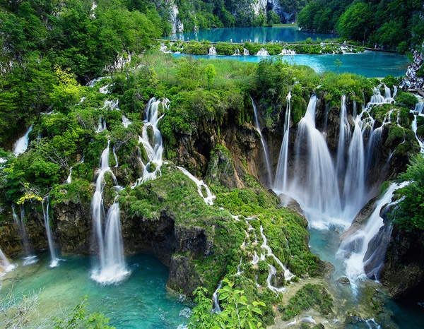 Large Waterfall – Plitvice Lakes National Park, Croatia