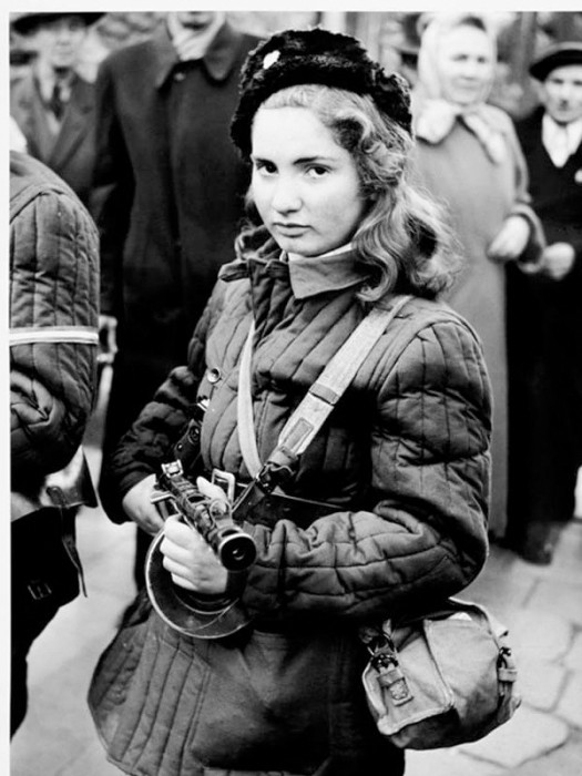 Erika, húngara de 15 anos que lutou contra a União Soviética – 1956