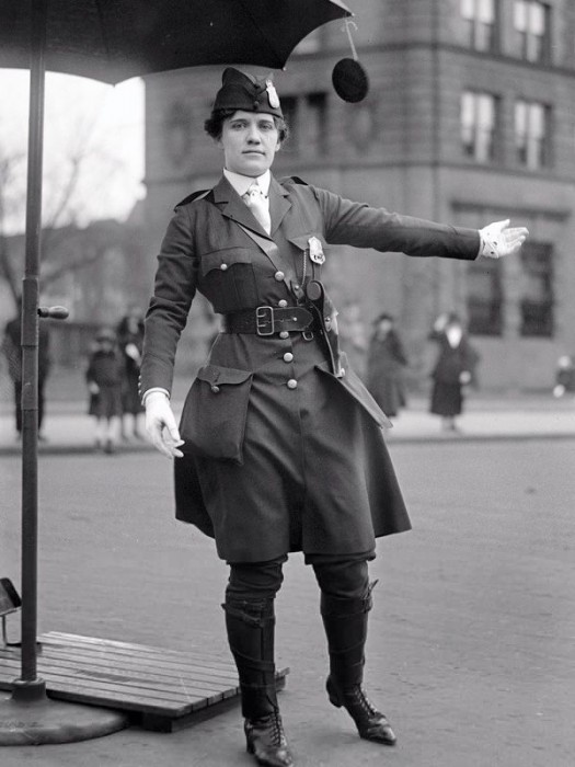 Leola N. King, a primeira guarda de trânsito dos EUA – 1918