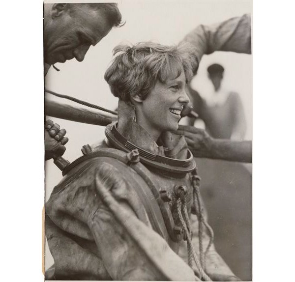 Amelia Earhart, a primeira mulher a voar o Oceano Atlântico – 1928