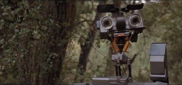 Robôs militares – Um Robô em Curto-circuito (1986)