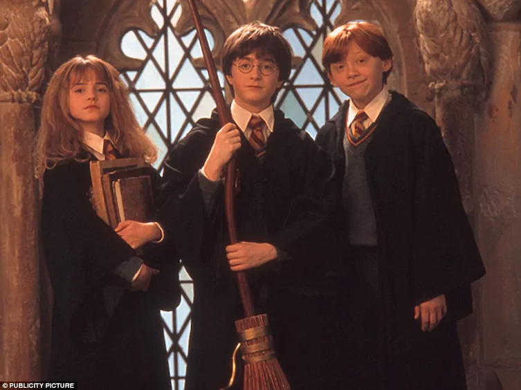 2001: Harry Potter e a Pedra Filosofal
