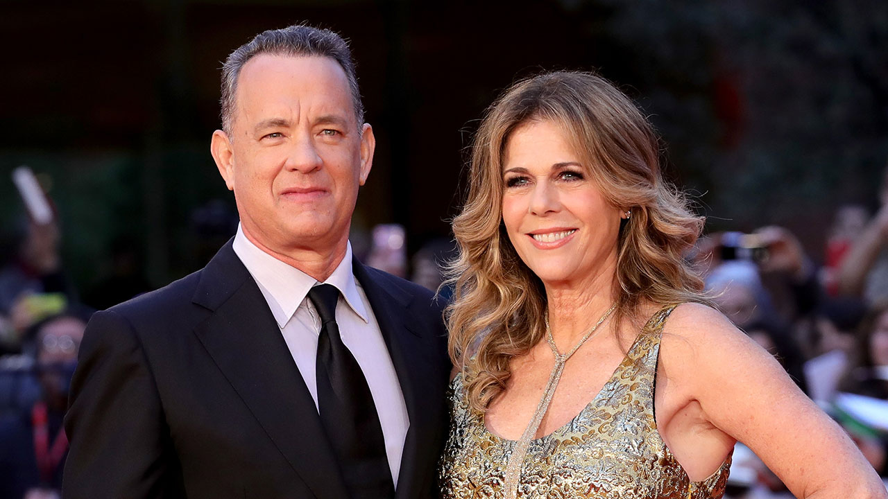 Tom Hanks e Rita Wilson juntos apesar da adversidade
