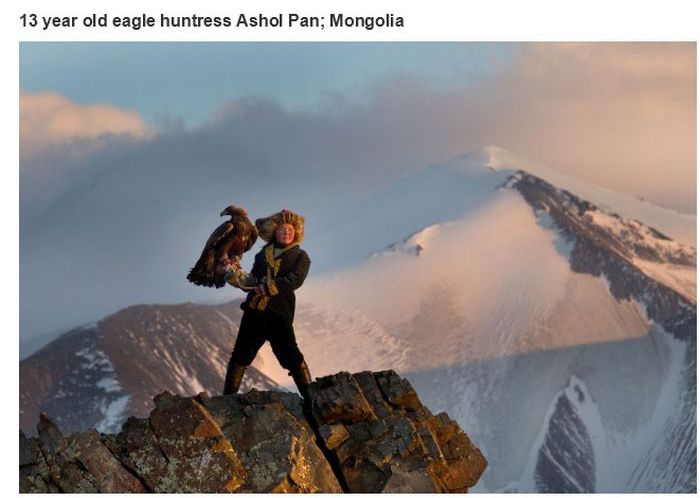 Uma jovem de 13 anos dedicada a caçar com águias douradas