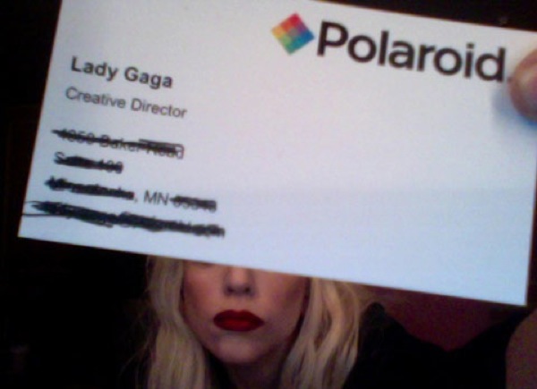 O Cartão de Lady Gaga para Polaroid