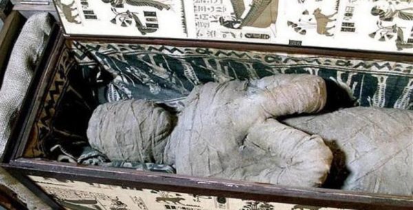 Na época Vitoriana, as pessoas compravam múmias para os feriados