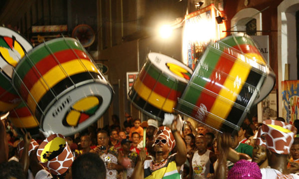 Dezesseis horas por dia de cultura popular brasileira
