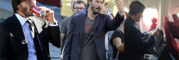Fotos que demonstram que Keanu Reeves é o ator mais genial de Hollywood